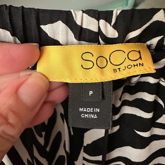 SoCa ST. JOHN silk set ( top and pants) - Picture 9 of 13